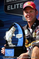 Kevin VanDam with the 2010 Tennessee Triumph Trophy