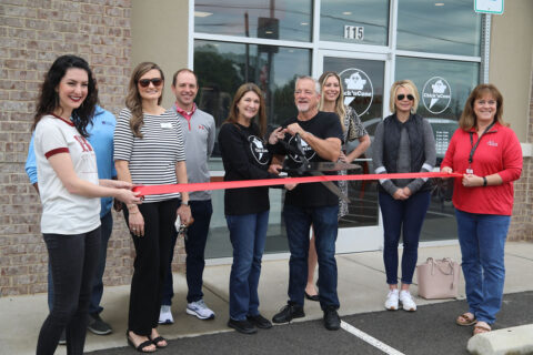 Clarksville Area Chamber of Commerce hosts ribbon cutting at Chick‘nCone. (Tony Centonze, Clarksville Online)